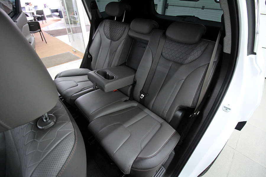 Hyundai Santa Fe, 2019г., передний привод, автомат