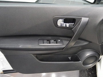 Nissan Qashqai, 2011г, передний привод, механика