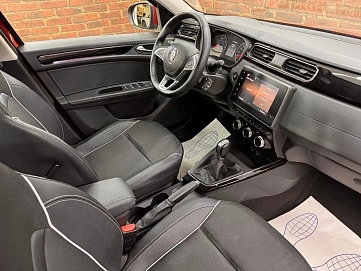 Renault Arkana, 2019г, передний привод, вариатор