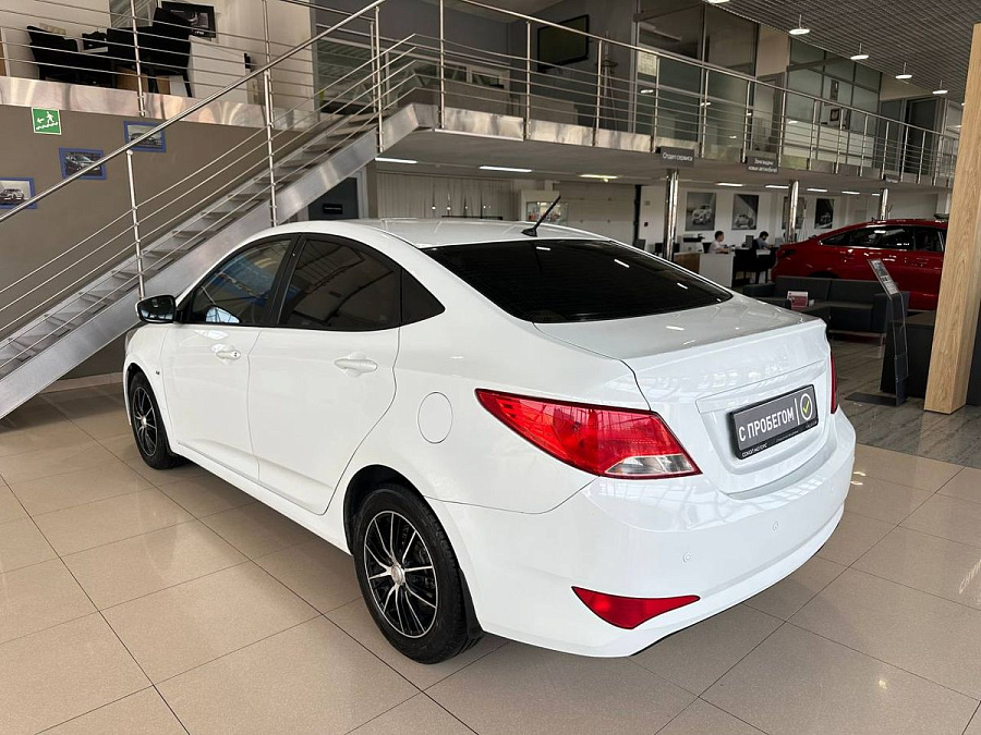 Hyundai Solaris, 2015г., передний привод, автомат
