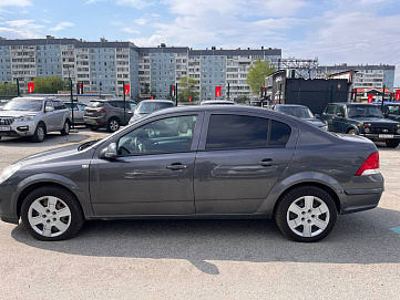 Opel Astra, 2012г, передний привод, механика