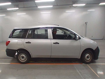 Nissan AD, 2021г, передний привод, вариатор