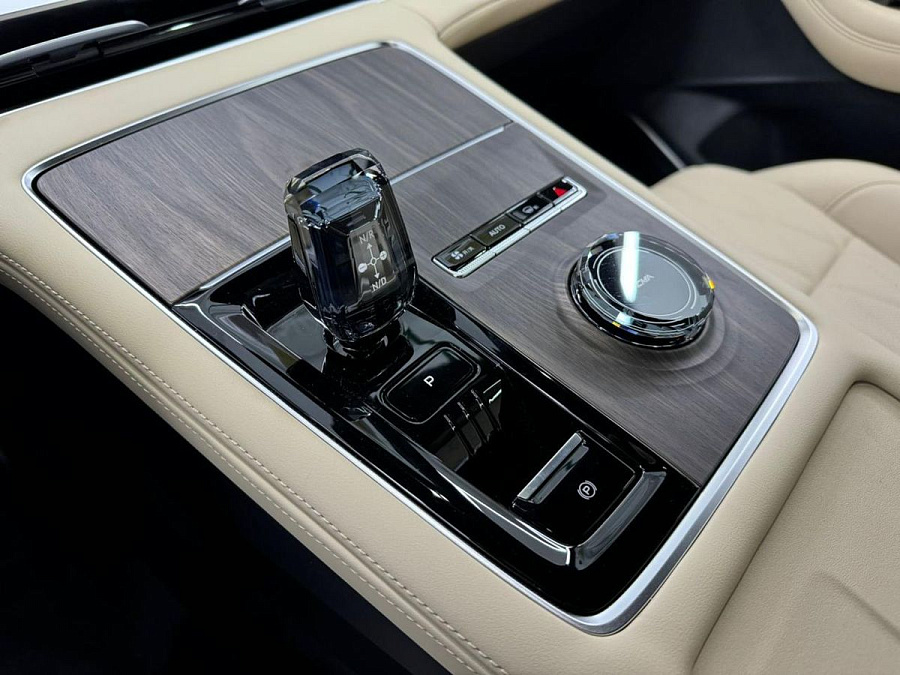 Geely Monjaro, 2024г., передний привод, автомат