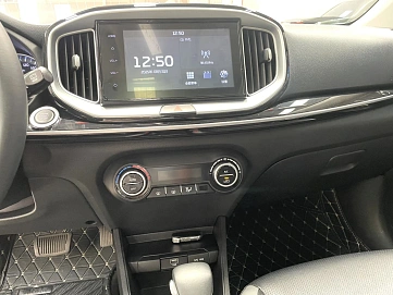 Kia Stonic, 2022г, передний привод, автомат