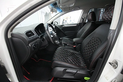 Volkswagen Golf, 2010г., передний привод, механика