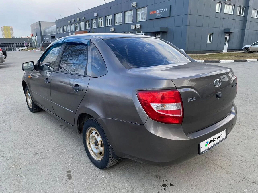 Lada (ВАЗ) Granta, 2015г., передний привод, механика