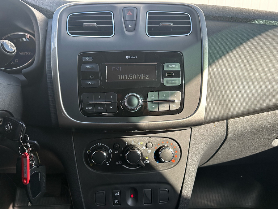 Renault Logan, 2017г., передний привод, автомат