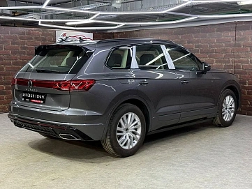 Volkswagen Touareg, 2025г, полный привод, автомат