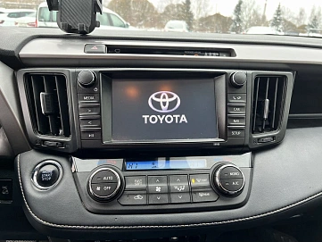 Toyota RAV4, 2018г, полный привод, автомат