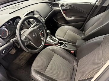 Opel Astra, 2011г, передний привод, автомат