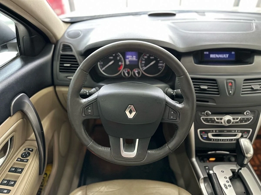 Renault Latitude, 2010г., передний привод, вариатор