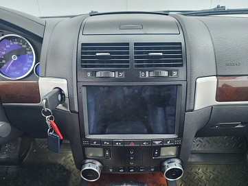 Volkswagen Touareg, 2007г, полный привод, автомат