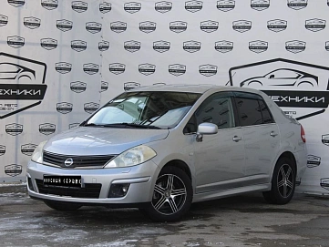 Nissan Tiida, 2010г, передний привод, автомат