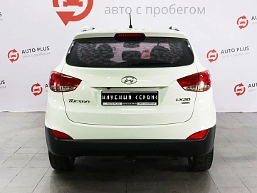 Hyundai Tucson, 2011г, передний привод, автомат