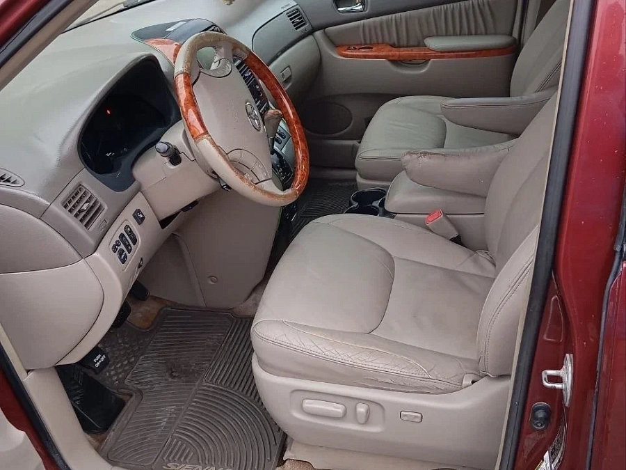 Toyota Sienna, 2008г., полный привод, автомат