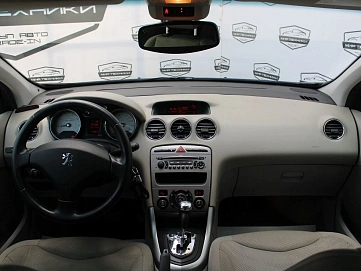 Peugeot 308, 2009г, передний привод, автомат