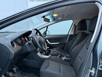 Peugeot 308, 2012г, передний привод, механика