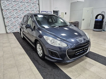 Peugeot 308, 2011г, передний привод, механика