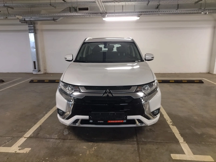 Mitsubishi Outlander, 2022г., передний привод, вариатор