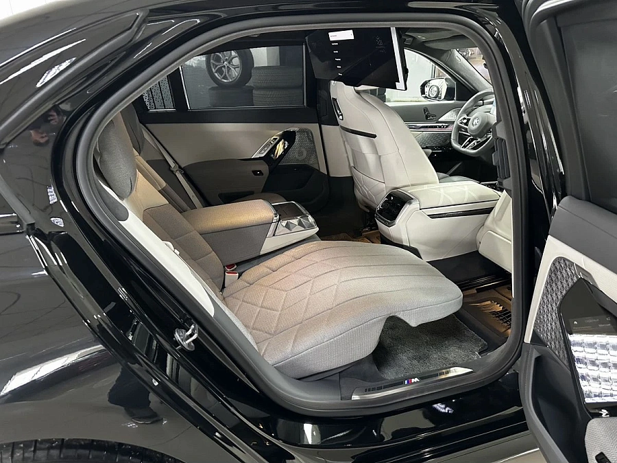 BMW , 2024г., полный привод, автомат