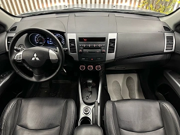 Mitsubishi Outlander, 2010г, полный привод, вариатор