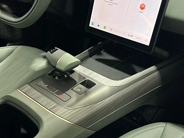 Changan Lamore, 2023г, передний привод, робот