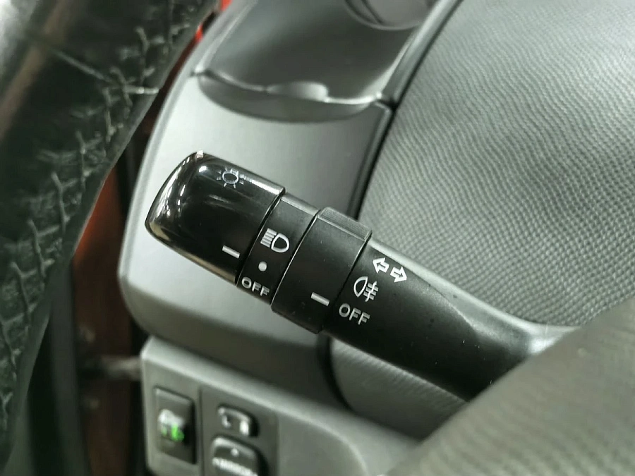 Toyota Yaris, 2006г., передний привод, механика