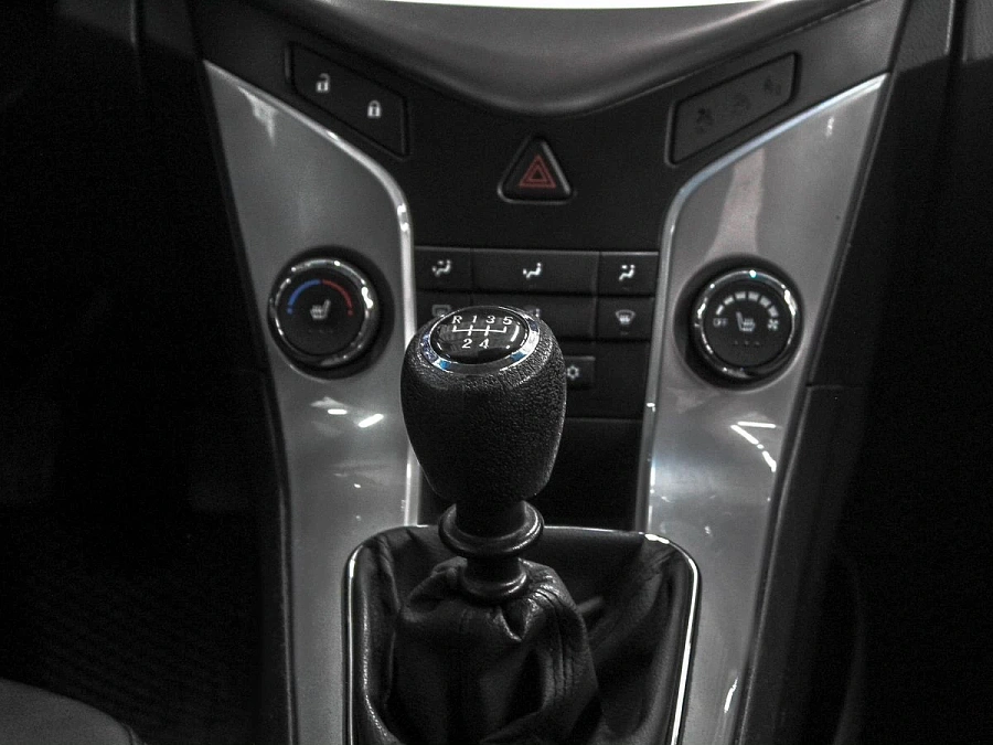 Chevrolet Cruze, 2013г., передний привод, механика