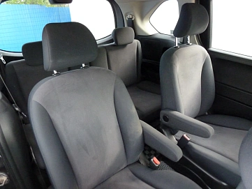 Honda Freed, 2010г, передний привод, вариатор