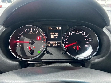 Nissan Qashqai, 2011г, передний привод, механика