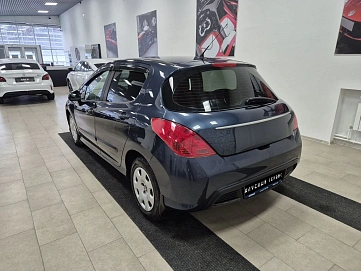 Peugeot 308, 2011г, передний привод, механика