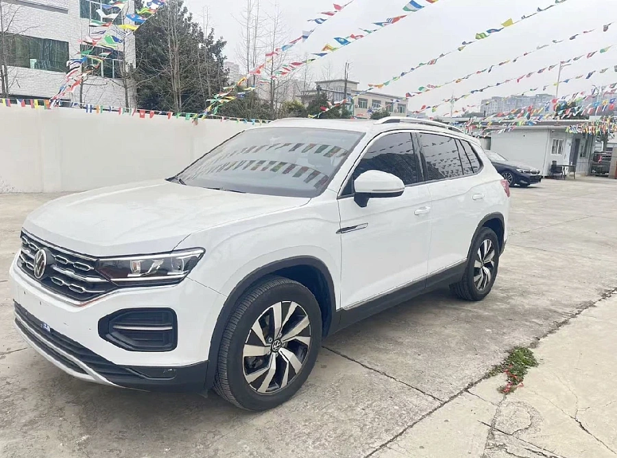 Volkswagen Tayron, 2022г., передний привод, робот