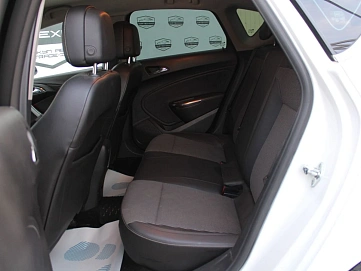 Opel Astra, 2011г, передний привод, автомат