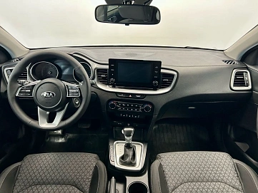 Kia Ceed, 2020г, передний привод, автомат