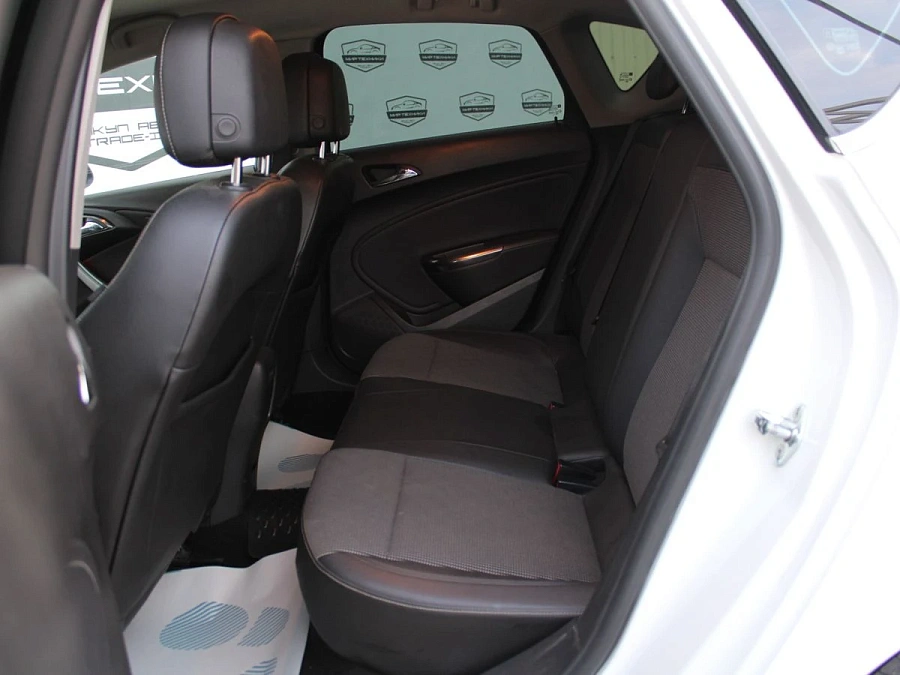 Opel Astra, 2011г., передний привод, автомат