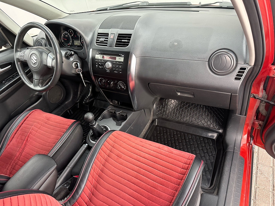 Suzuki SX4, 2010г., передний привод, механика