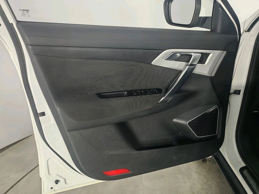 Geely Atlas, 2019г., передний привод, автомат