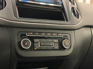 Volkswagen Tiguan, 2012г, передний привод, робот