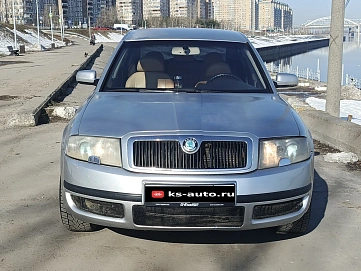 Skoda Superb, 2003г, передний привод, автомат