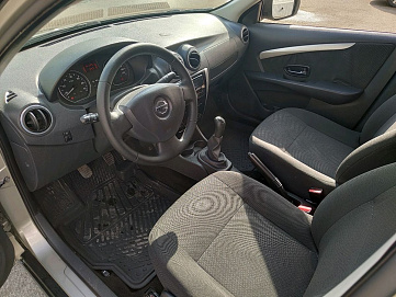 Nissan , 2015г., передний привод, механика