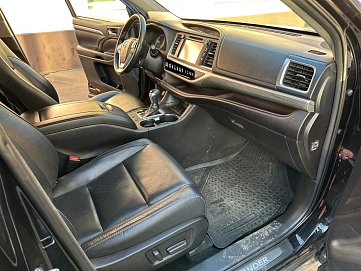 Toyota Highlander, 2017г, полный привод, автомат