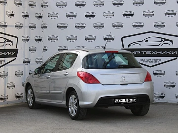 Peugeot 308, 2012г, передний привод, автомат