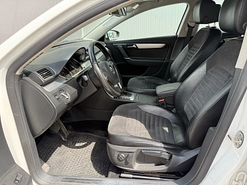 Volkswagen Passat, 2011г, передний привод, робот