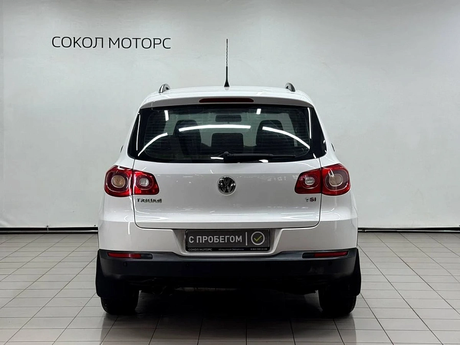 Volkswagen Tiguan, 2008г., полный привод, механика