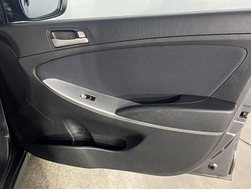 Hyundai Solaris, 2015г., передний привод, автомат