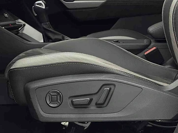 Audi Q3, 2021г, передний привод, робот