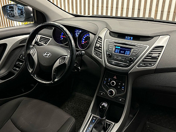 Hyundai Elantra, 2015г, передний привод, автомат