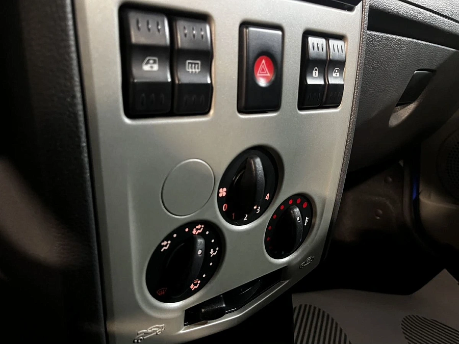 Renault Logan, 2006г., передний привод, механика