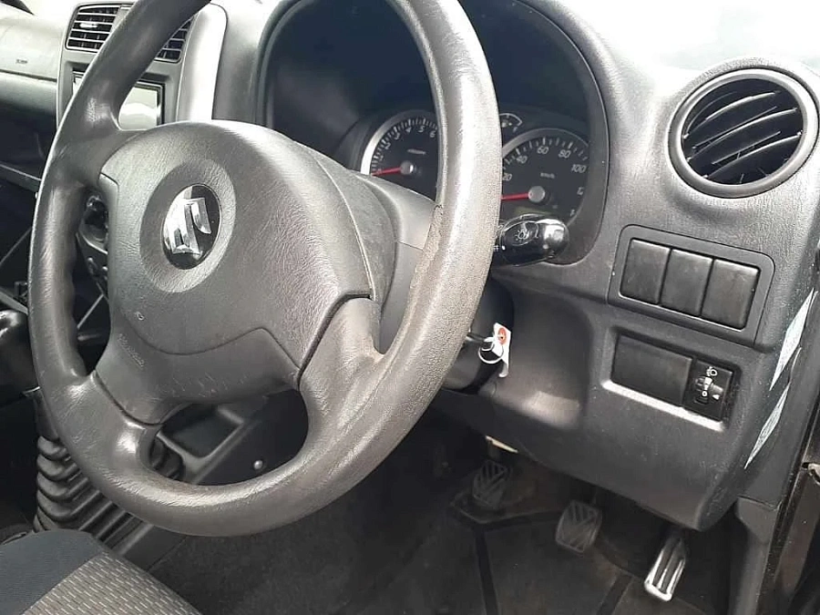 Suzuki Jimny, 2010г., полный привод, механика