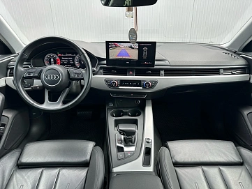 Audi A4, 2021г, передний привод, робот